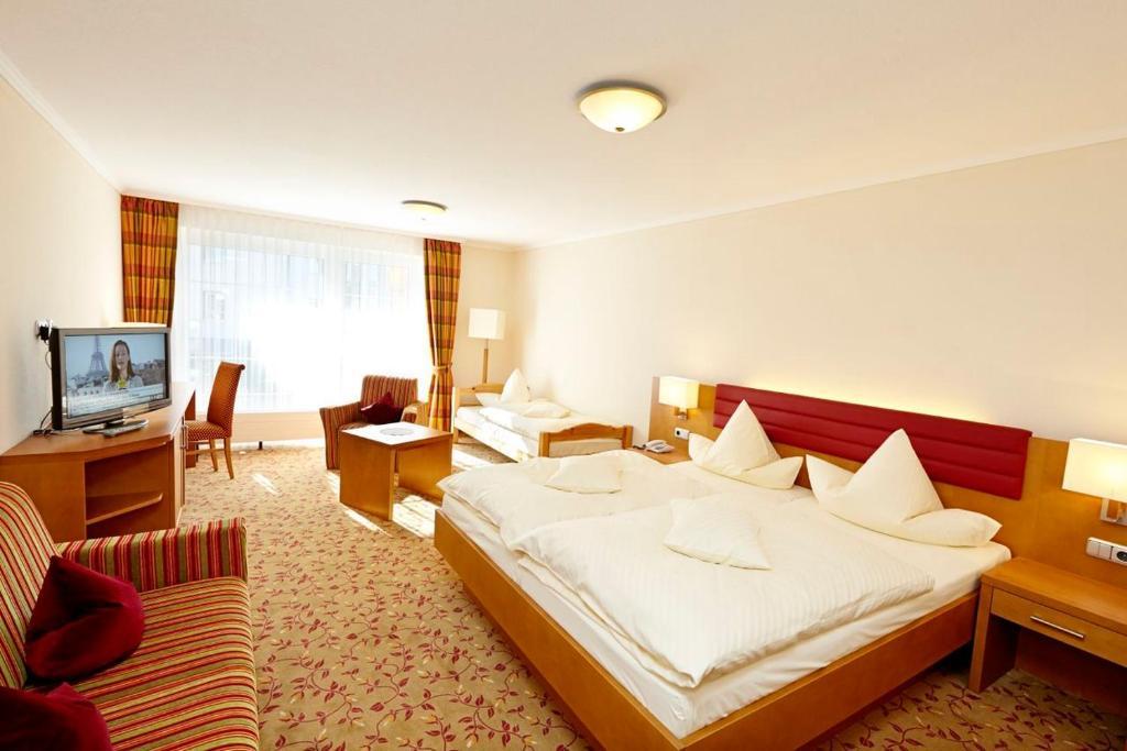 Hotel Hochheide Вилинген Стая снимка